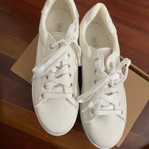 New ASOS Daylight wide fit platform sneakers size 6 UK 4